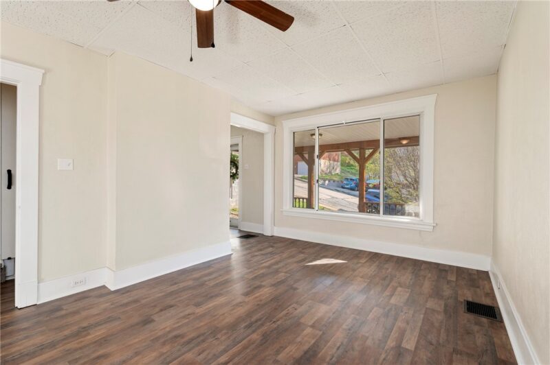 529 Windsor Ave — photo 5