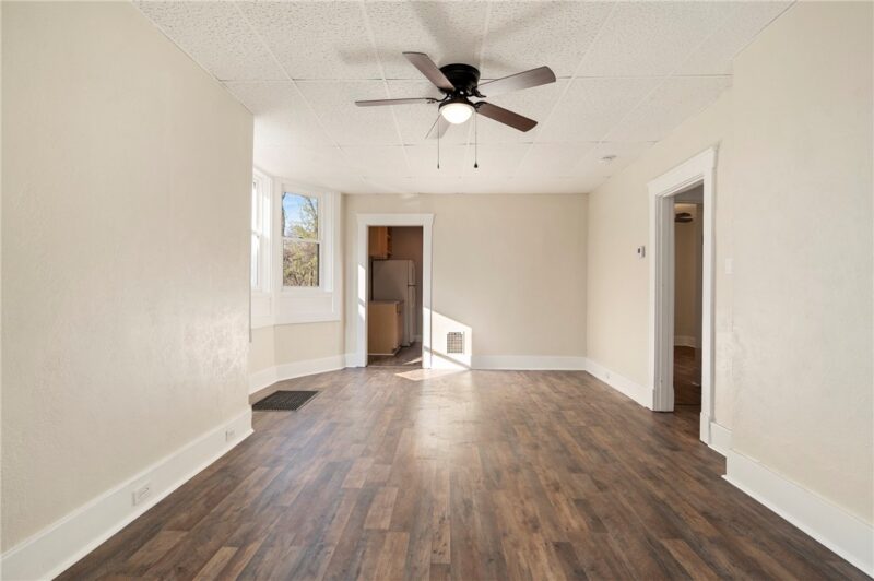 529 Windsor Ave — photo 7