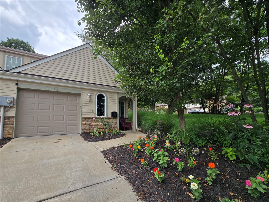 4573 Bucktail Dr — photo 1