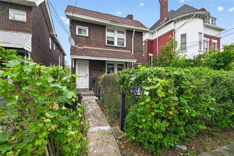 3819 Winterburn Ave — photo 2