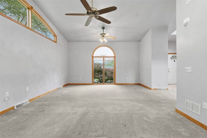 2757 Edith Street — photo 2