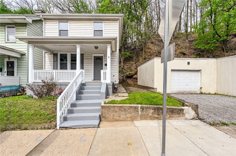 1010 Woods Run Ave — photo 2