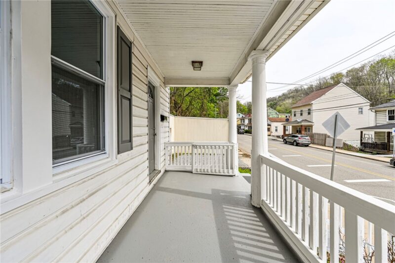 1010 Woods Run Ave — photo 3