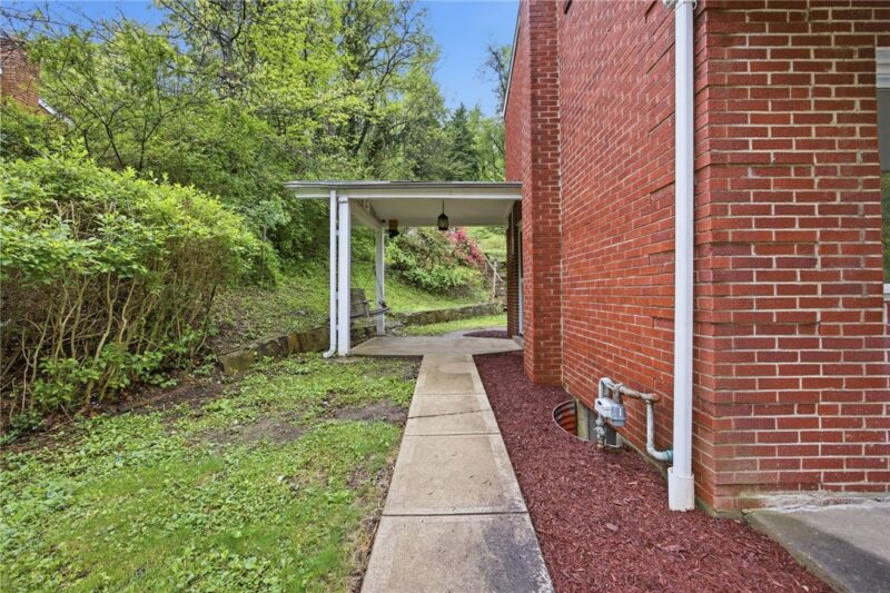 1126 Mifflin Rd — photo 3