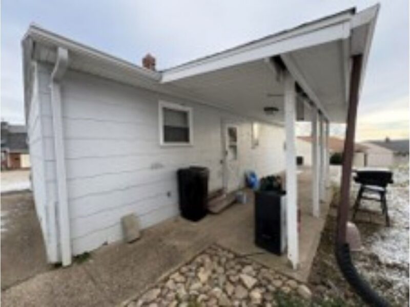 318 Dersam St — photo 2