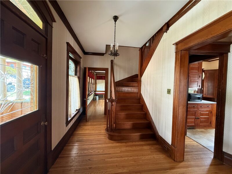 615 Hill St — photo 4