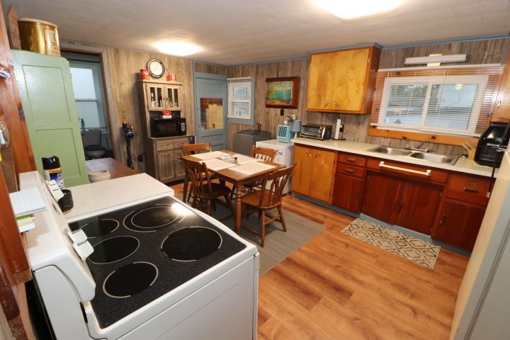24123 Bloomfield DRIVE — photo 2