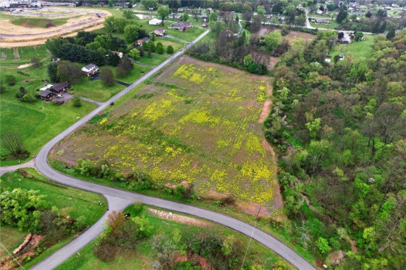 214 S Pike Road — photo 2