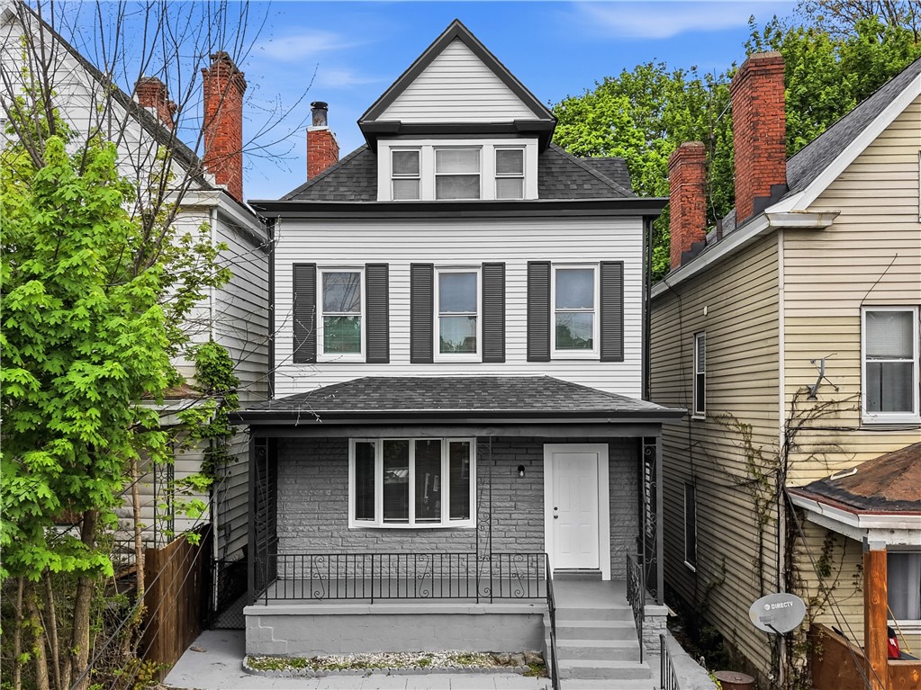 312 W Burgess — photo 1