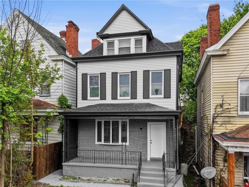 312 W Burgess — photo 2