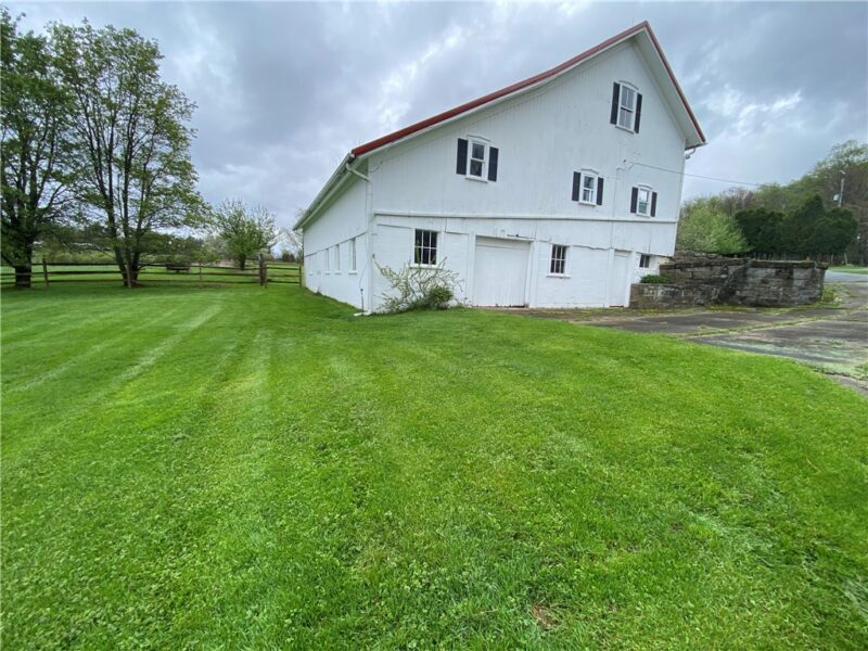 147 Warren Rd — photo 3
