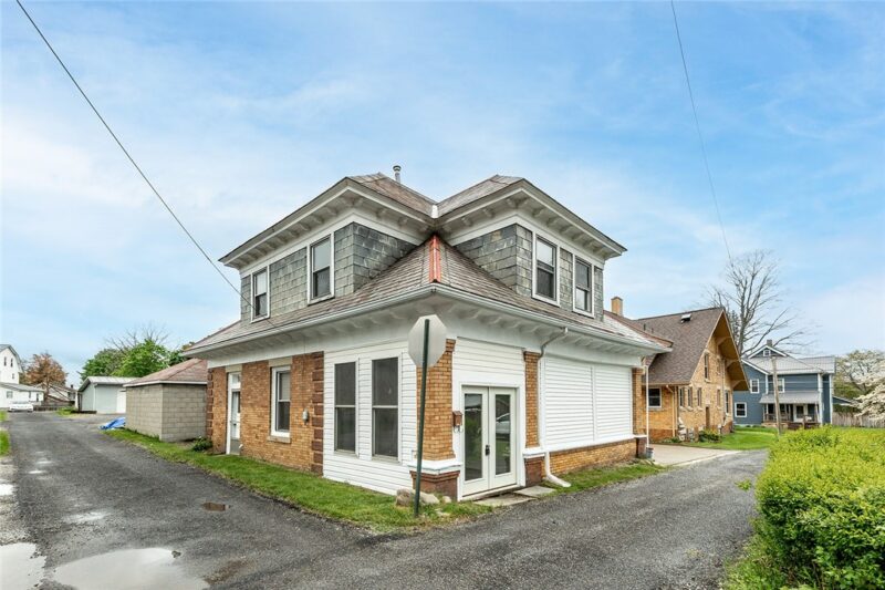 518 Stewart Ave. — photo 3