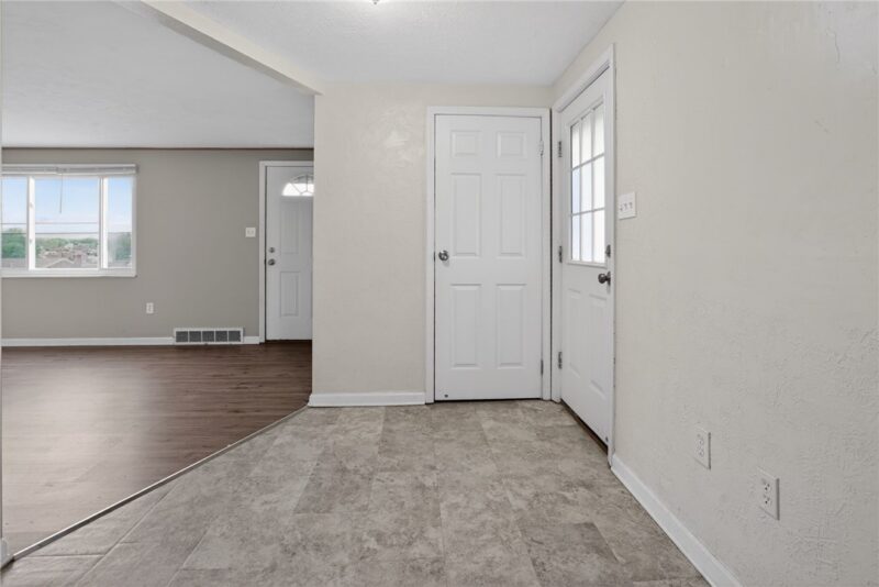 3220 Overlook Dr — photo 3