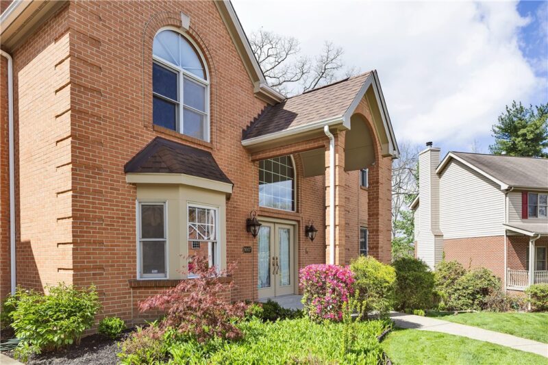 9007 Hampshire Ct — photo 3