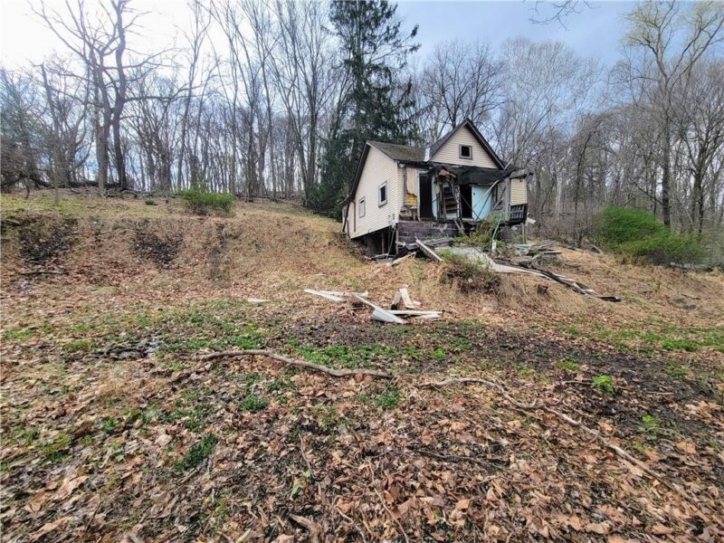 3867 Leslie Ave — photo 3