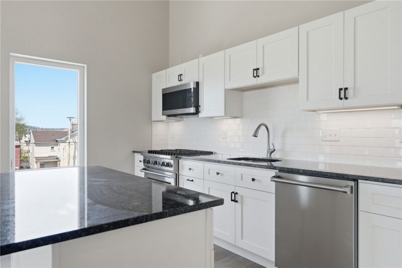 3809 Liberty Ave 401 — photo 4