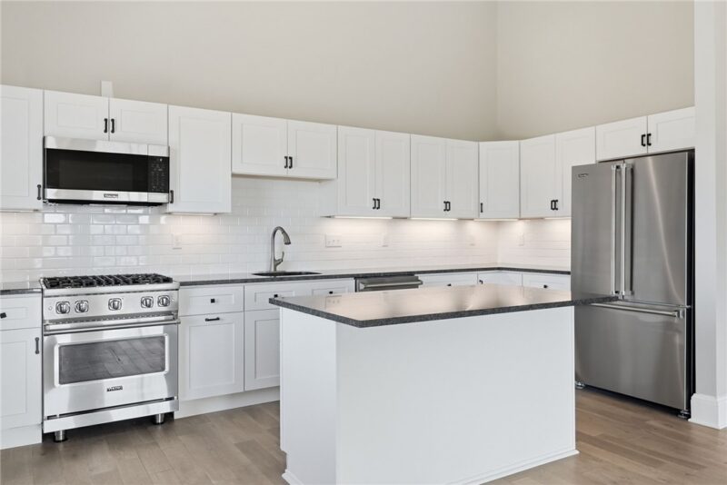 3809 Liberty Ave 401 — photo 8