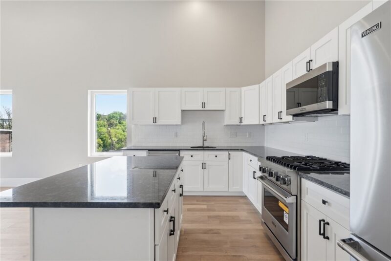 3809 Liberty Ave 403 — photo 3
