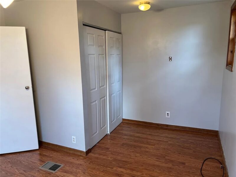 104 Wallace Ave — photo 8
