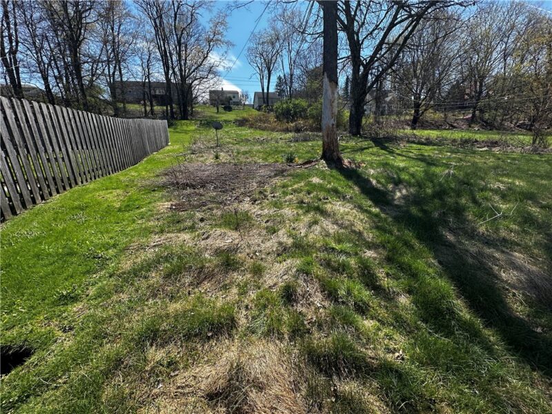 471 Edward Street — photo 3
