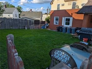 585 Fayette — photo 3