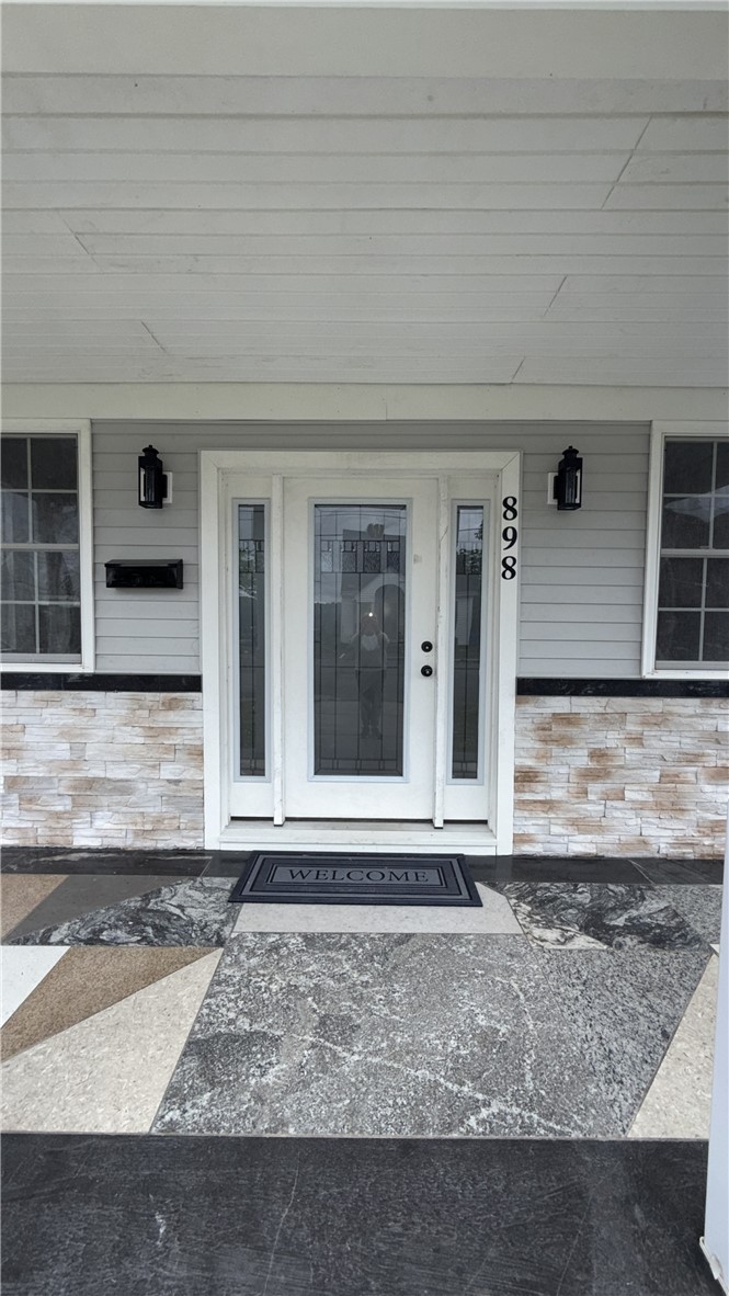 898 Speyer Ave — photo 2