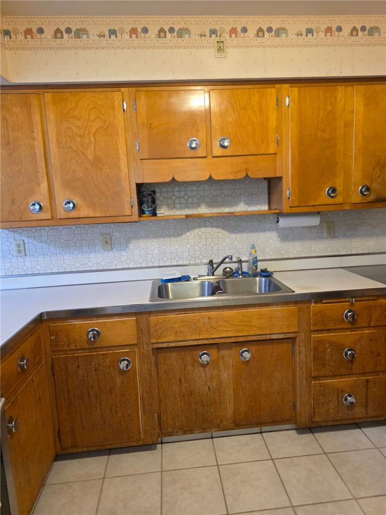 541 Morningstar Dr — photo 6