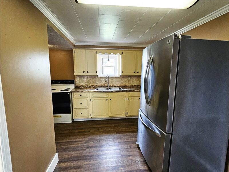 10 Eggers Ave — photo 4