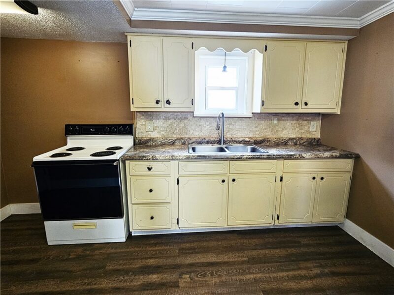10 Eggers Ave — photo 5