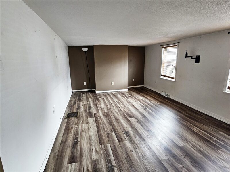 10 Eggers Ave — photo 6