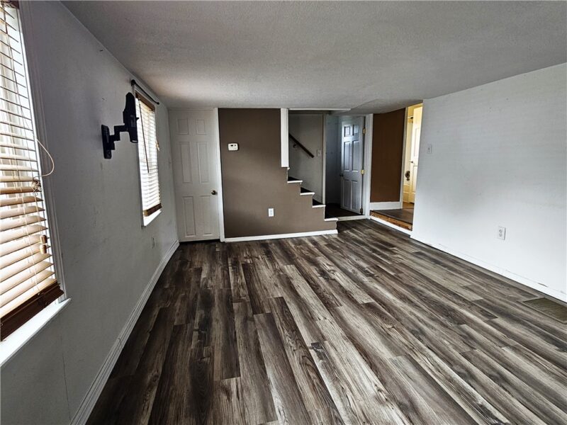 10 Eggers Ave — photo 7
