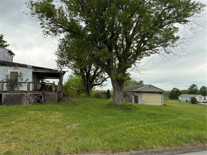 105 Lentz Rd — photo 3