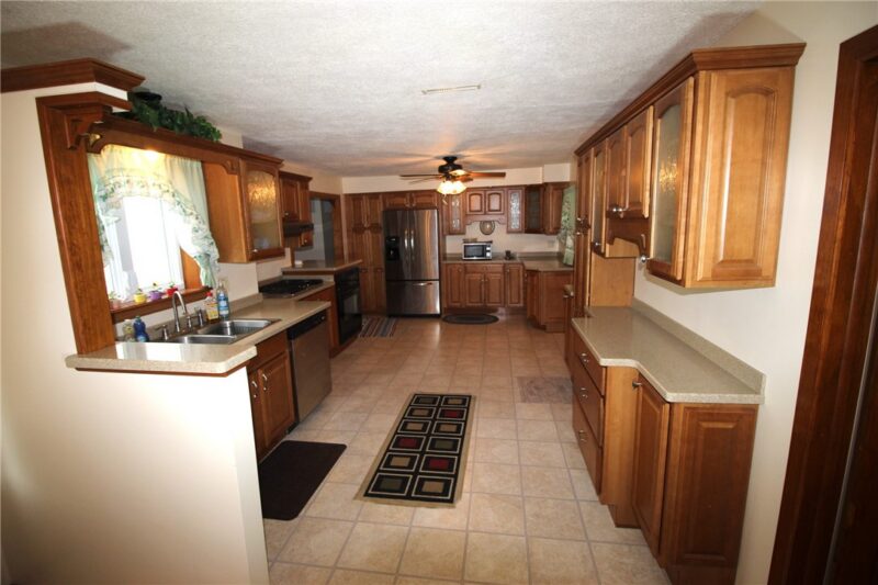 409 Avalon Dr — photo 3