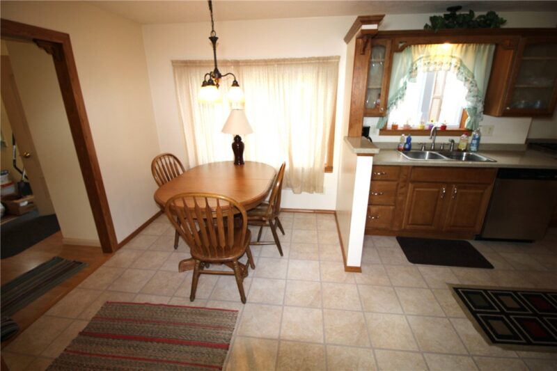 409 Avalon Dr — photo 4