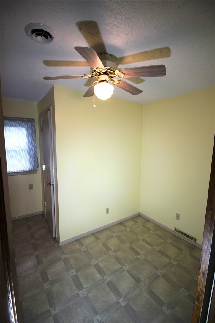 409 Avalon Dr — photo 5