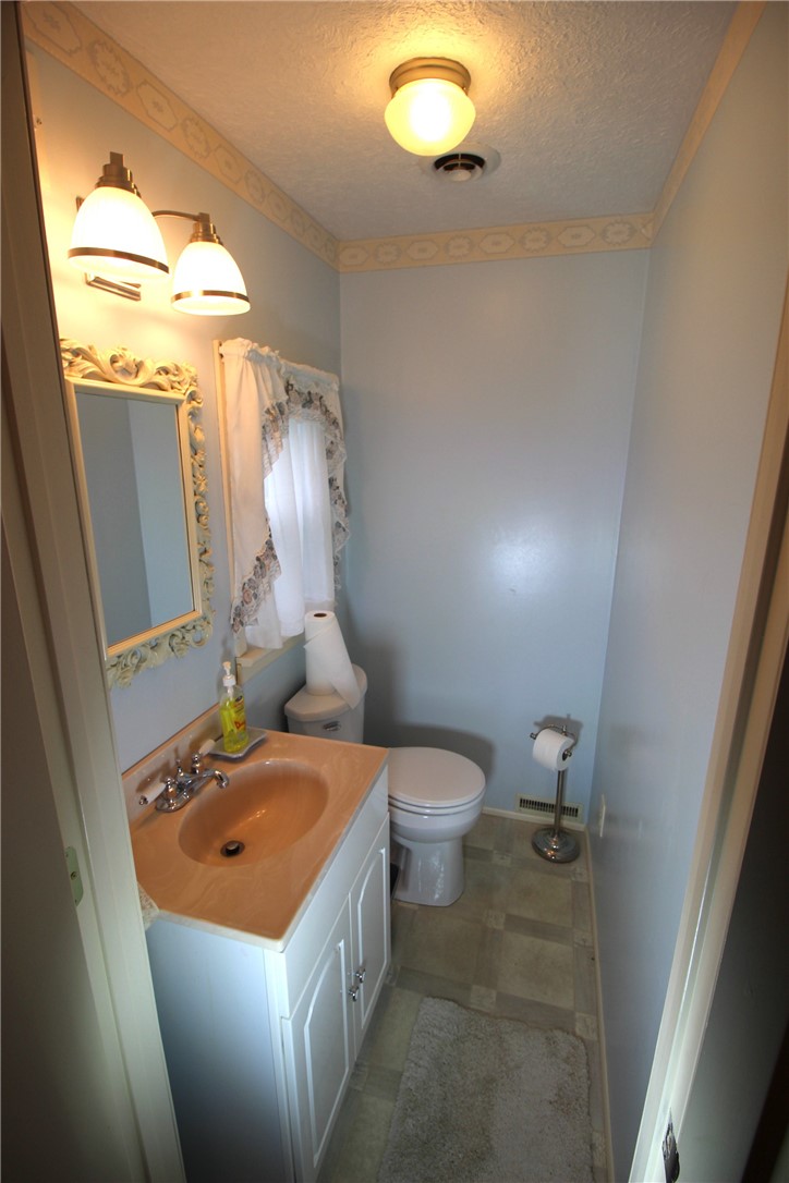 409 Avalon Dr — photo 6