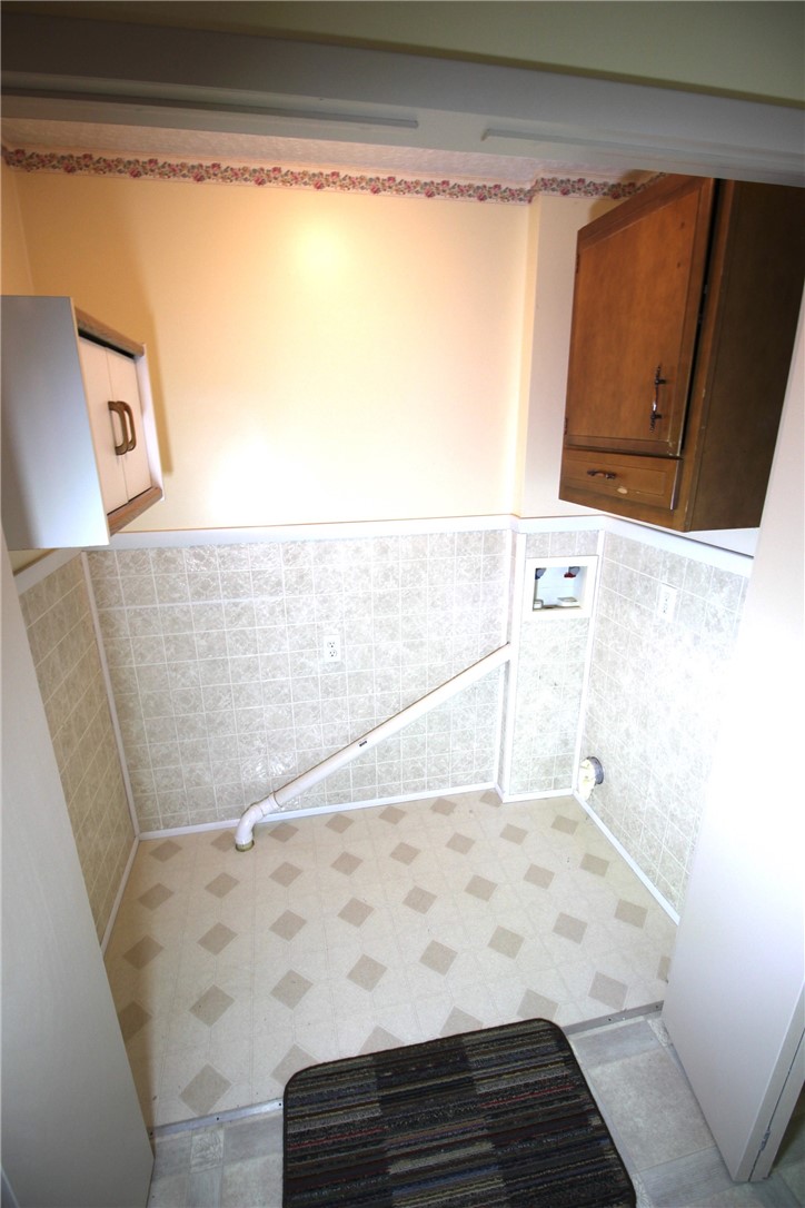 409 Avalon Dr — photo 7