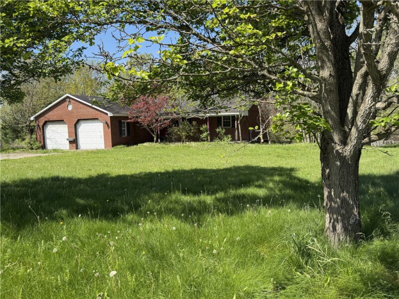 106 COUNTRY LANE — photo 2