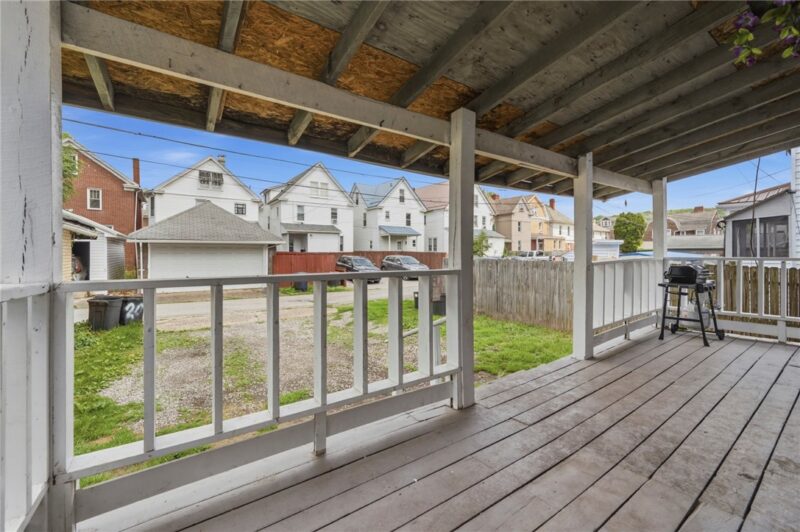 203-205 Maple Street — photo 3