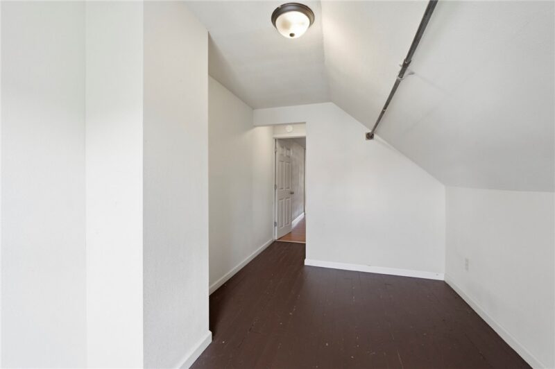 203-205 Maple Street — photo 5