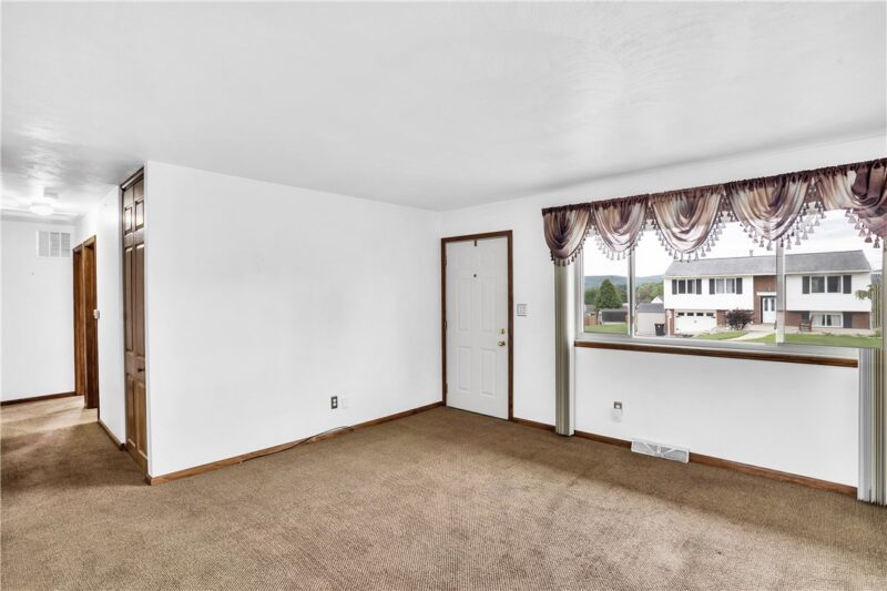 217 Eleanor Drive — photo 5
