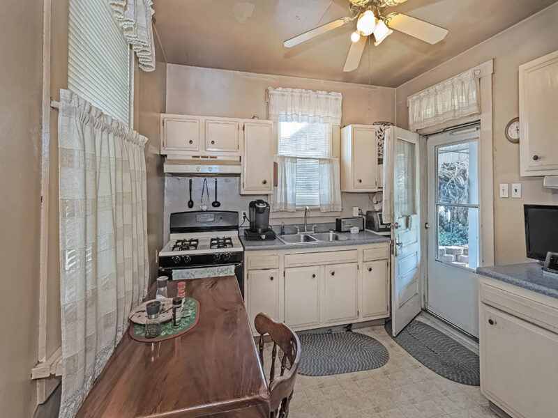 1117 Ross AVENUE — photo 7