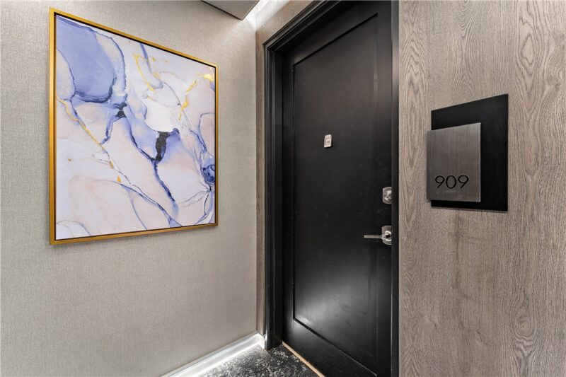 350 Oliver Ave 909 — photo 4