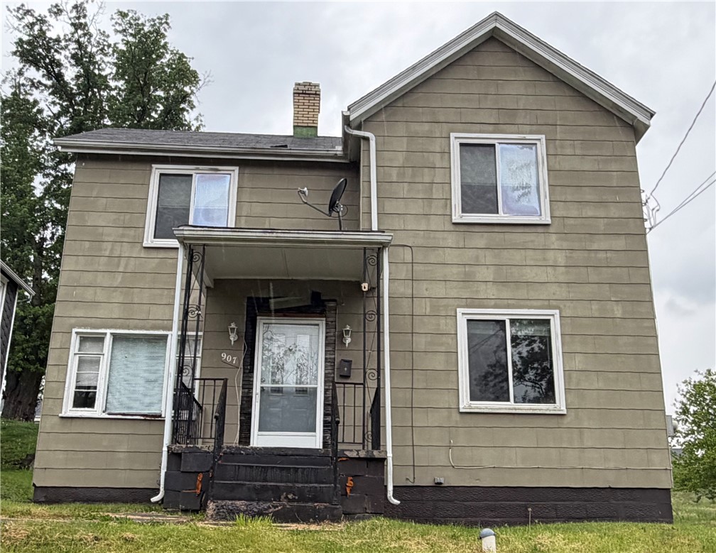 907 Woodlawn Ave — photo 1