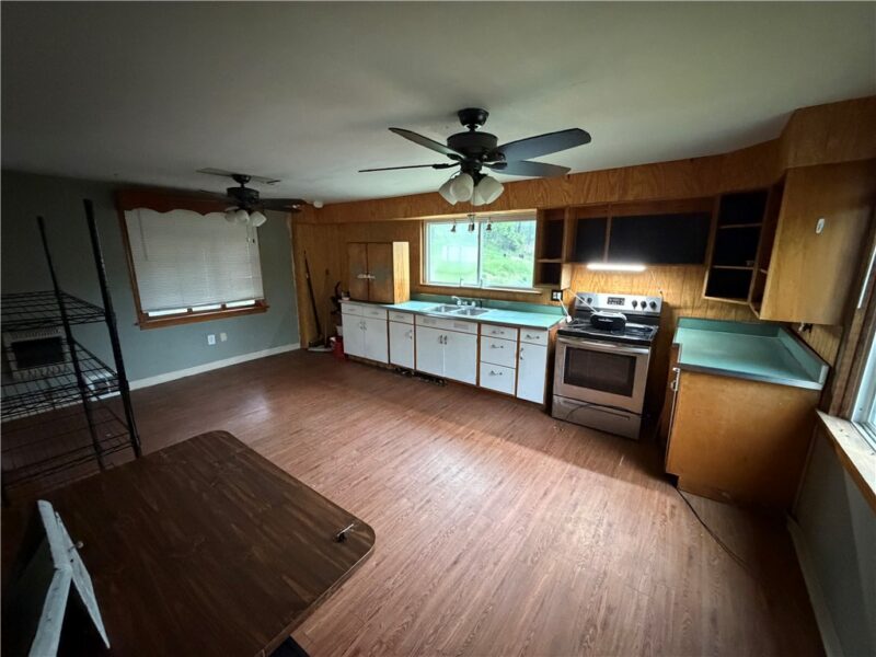 907 Woodlawn Ave — photo 3