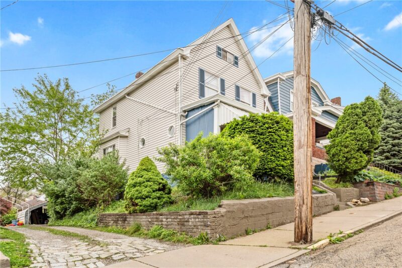 417 Eureka St — photo 2