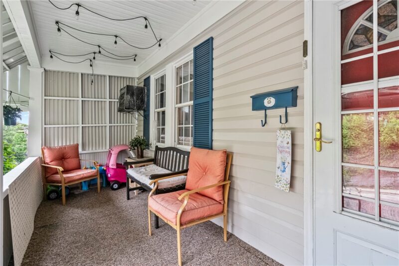 417 Eureka St — photo 3