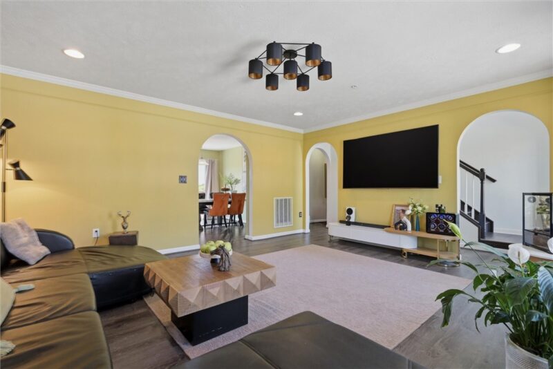 242 Grace Manor Dr — photo 3
