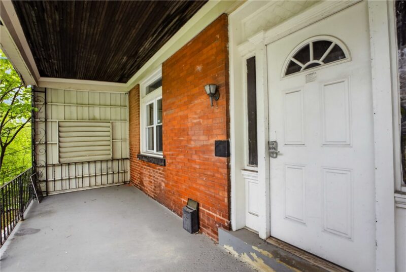 5404 Black St — photo 2