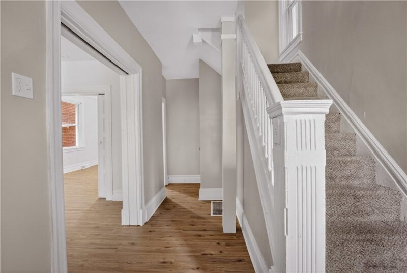 5404 Black St — photo 4